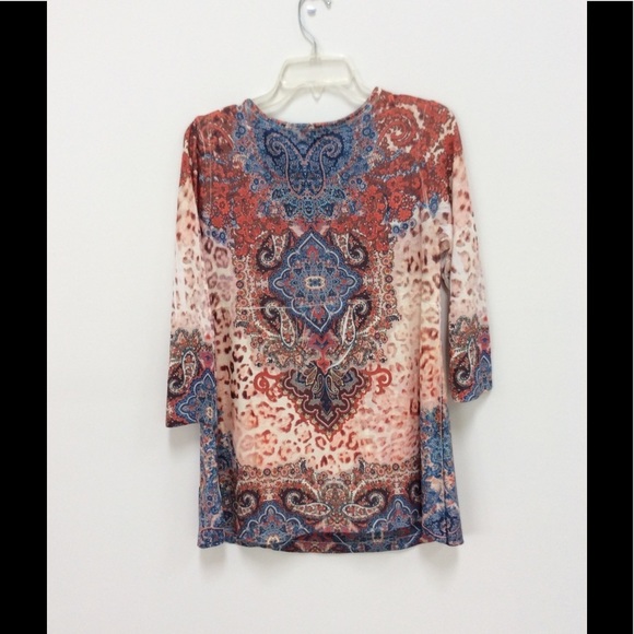 ONE World tunic. - Picture 2 of 4